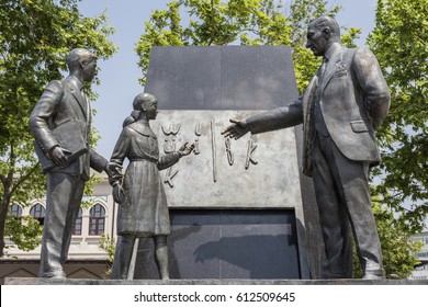 ISTANBUL, TURKEY - MAY 19, 2015: Statue Of Ataturk With Child Symbolizes The Revolution Of New Turkish Alphabet.