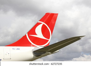 995 Turkish airline pilot Images, Stock Photos & Vectors | Shutterstock