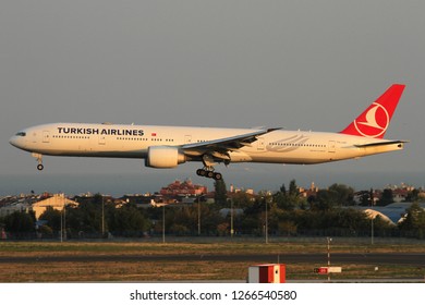 ISTANBUL, TURKEY SEPTEMBER 6, 2012 Turkish Airlines Airplane Landing At Atatürk International Airport