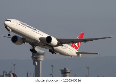 ISTANBUL, TURKEY SEPTEMBER 8, 2012 Turkish Airlines Airplane Take-off From Atatürk International Airport