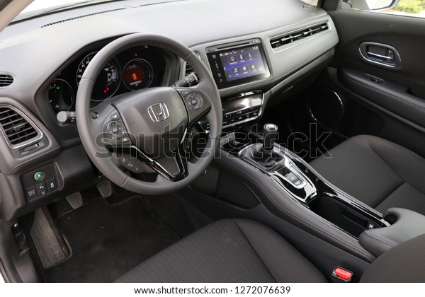 Istanbulturkey August 15 2016 Honda Hrv Stock Photo Edit