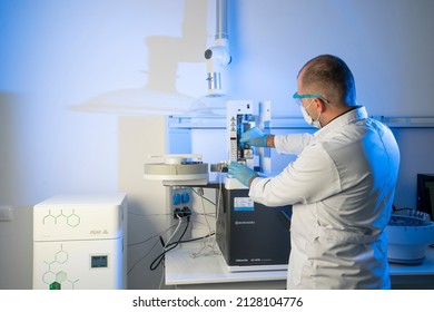 Istanbul,Turkey, February 2022,Shot Of Sterile Pharmaceutical Manufacturing Laboratory where Scientists in Protective Coverall's Do Research, Quality Control and Work on the Discovery of new Medicine.