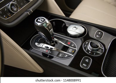 Bentley Bentayga Images Stock Photos Vectors Shutterstock