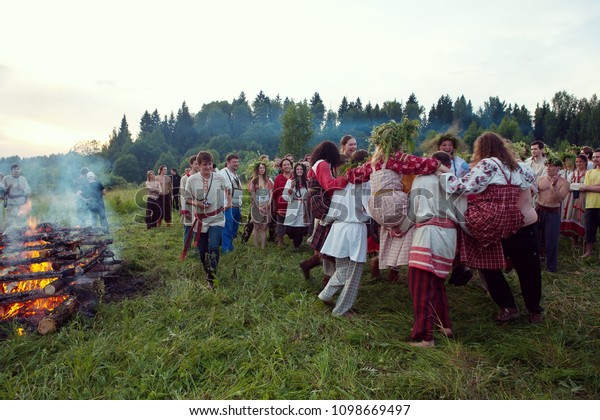 Istra Russia 20100626 Summer Solstice Pagan Stok Fotografi Simdi Duzenle 1098669497