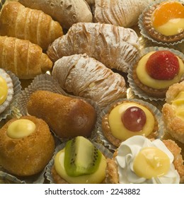 1,198 Mignon pastries Images, Stock Photos & Vectors | Shutterstock