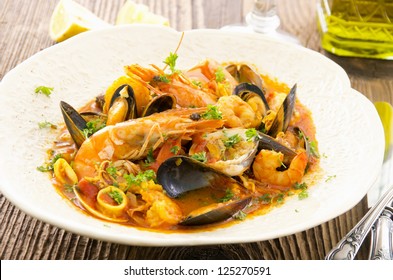 Italian Seafood Soup Cioppino