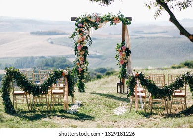https://image.shutterstock.com/image-photo/italian-wedding-decoration-green-eucalyptus-260nw-1329181226.jpg