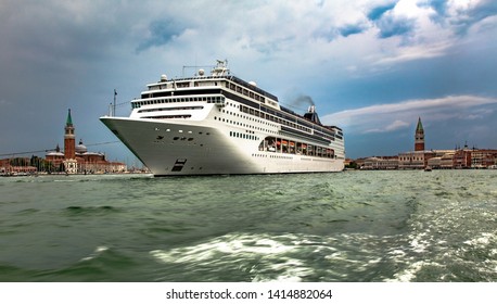 Italy Beauty, Gigantic Cruise Ship Leaving Venice, Venezia