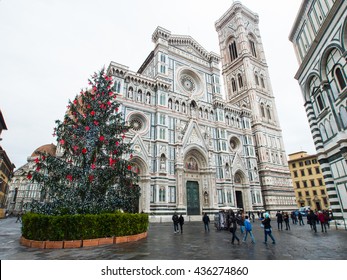 Italy Florence Cathedral At Christmas With Rain