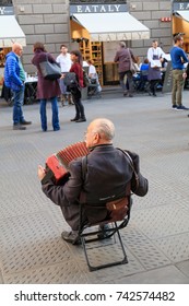 Italy. Florence. Street Musician, Accordian Player. 2016-11-03