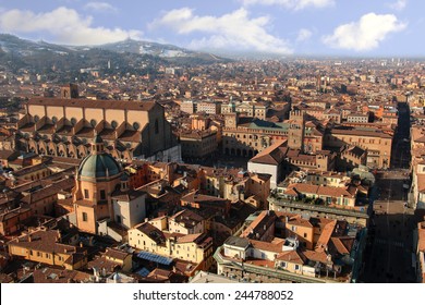 Italy. Old Bologna, Piazza Maggiore