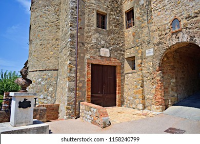 Italy, Pisa, Canneto, July 2017
Home Where The Famous Poet Giosuè Carducci Stayed In October 1894 In The Small Medieval Village Of Canneto In The Municipality Of Monteverdi Marittimo