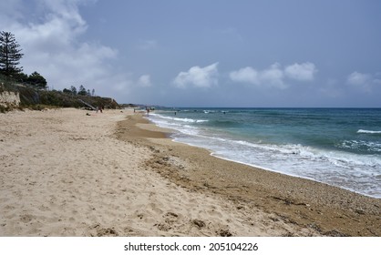 Italy, Sicily, Mediterranean Sea, southern east sandy coastline, Caucana beach (Ragusa province), people on the beach