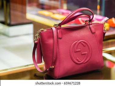 760 Gucci handbag Images, Stock Photos & Vectors | Shutterstock