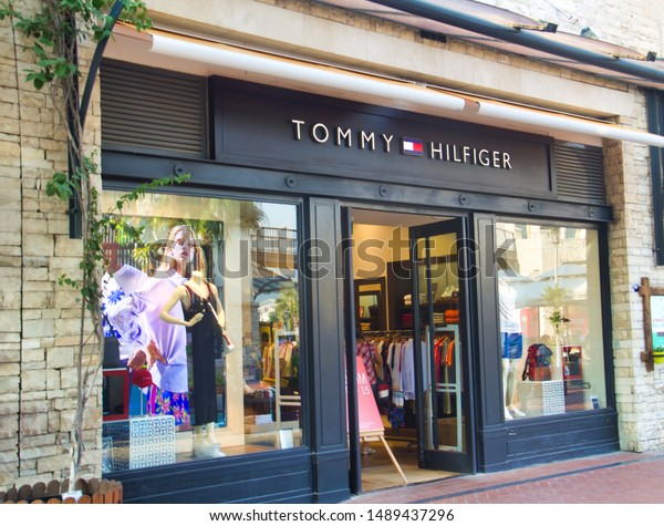 tommy hilfiger store nearby