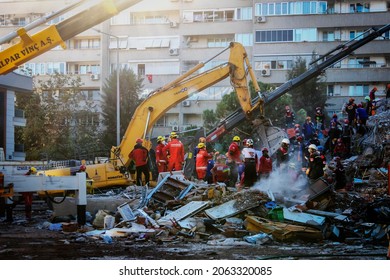 Izmir, Turkey - October 31, 2020 Earthquake On 30 October 2020 In The Aegean Sea Affected Buildings In Izmir. Rescue Work Is On A Collapsed Building.