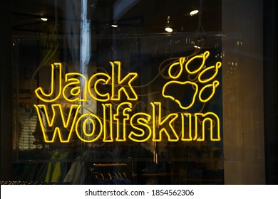 155 Jack Wolfskin Images, Stock Photos & Vectors | Shutterstock