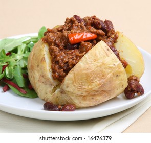 Jacket Potato With Chilli Con Carne