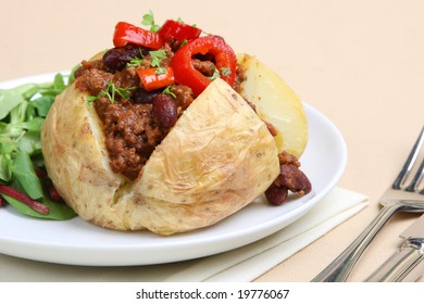 Jacket Potato With Chilli Con Carne