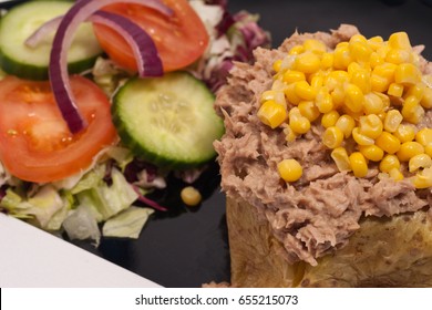 Jacket Potato With Tuna And Sweetcorn