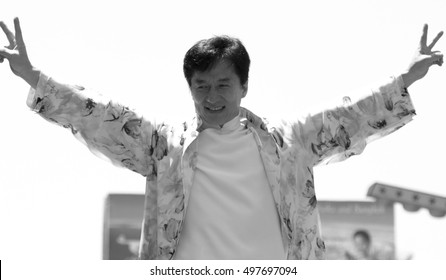 Jackie Chan at the Los Angeles premiere of 'Around The World In 80 Days' held at the El Capitan Theater in Hollywood, USA on June 13, 2004.