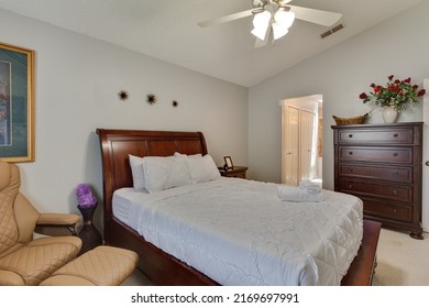 Jacksonville, FL USA - June 20 2022: Gorgeous King Size Bedroom In An Vacation Rental House