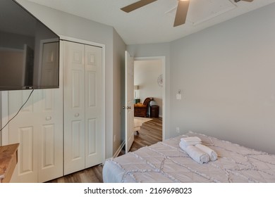 Jacksonville, FL USA - June 20 2022: Second Bedroom In An Vacation Rental House