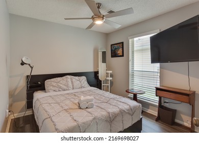 Jacksonville, FL USA - June 20 2022: Second Bedroom In An Vacation Rental House