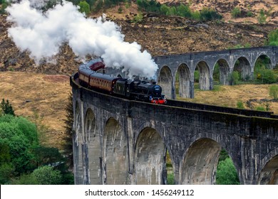 Jacobite Steam Train, Glenfinnan Viaduct.