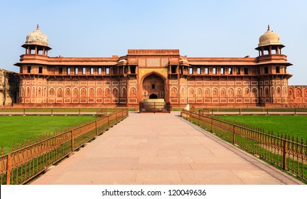 jahangiri mahal palace in agra fort, india