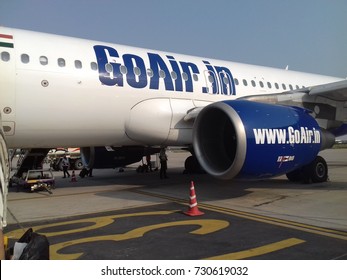 Jaipur Airport , Rajasthan, India, 9th Oct 2017: Aircraft Of Go Air Going From Jaipur To Mumbai