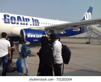 Jaipur Airport, Rajasthan, India, 9th October 2017: People Are Boarding Into The Go Air Aircraft.