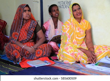 JAIPUR, INDIA - FEBRUARY 25, 2015: Women Are Visiting Center For Women Empowerment In Jaipur, India