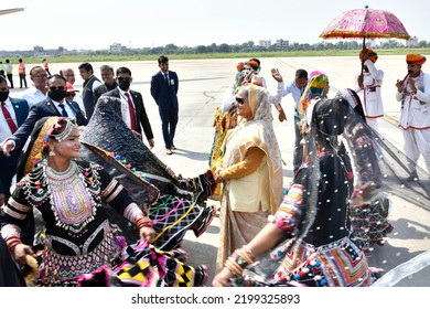 Jaipur, India, September 8, 2022: Bangladesh Prime Minister Sheikh Hasina Being Welcomed By Folk Artists On Her Arrival At Jaipur International Airport In Rajasthan.