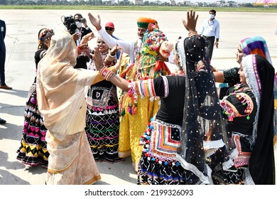 Jaipur, India, September 8, 2022: Bangladesh Prime Minister Sheikh Hasina Dance With Traditional Folk Artists On Her Arrival At Jaipur International Airport In Rajasthan.
