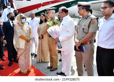 Jaipur, India, September 8, 2022: Bangladesh Prime Minister Sheikh Hasina Being Welcomed By Government Officials At Jaipur International Airport In Rajasthan.