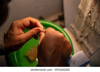 Jaipur, Rajasthan, India-23 November 2020, A Gemstone Cutting Workshop In Jaipur, India. Professional Gemstone Settings Jewelry Craft In Laboratory