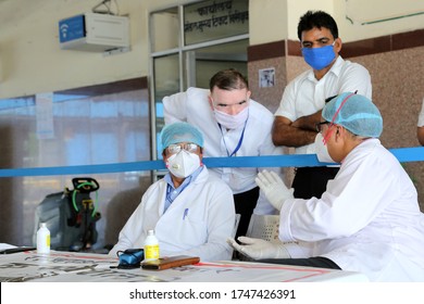 Jaipur, Rajasthan,India_May-2020. Doctors At The Corona Medical Screening Counter Run By Local Administration At Jaipur Railway Station. Fighting Covid-19 At Railway Stations. Doctors On Corona Duty.