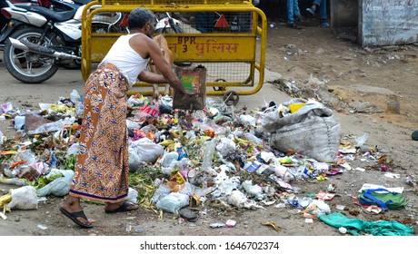 14,898 Throwing garbage on the street Images, Stock Photos & Vectors ...