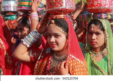 36,956 Traditional indian dancers Stock Photos, Images & Photography ...