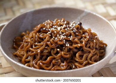 Jajangmyeon Korean Instant Noodles With Black Sauce