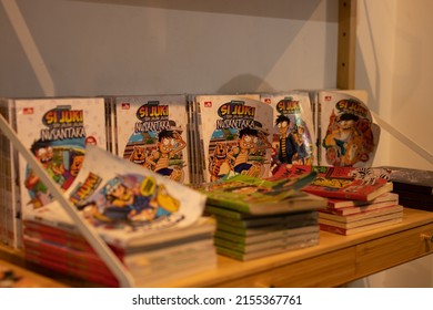 Jakarta - 2022. Si Juki Comics, Local Comics From Indonesia. Displayed In Wood Table At Bookstore.