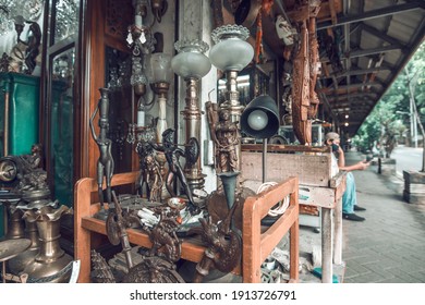 2,928 Antique Dealer Industry Images, Stock Photos & Vectors | Shutterstock