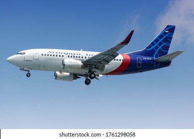 Boeing 737 500 Images Stock Photos Vectors Shutterstock