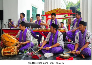 10 Gambang Kromong Orchestra Images, Stock Photos & Vectors 