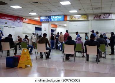 Jakarta, Indonesia - December 29, 2021: Queue At The Samsat Booth To Pay Vehicle Tax