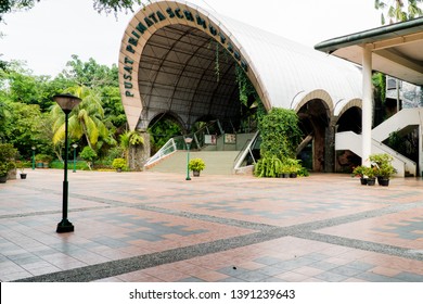 Jakarta, Indonesia - February 27, 2019: The Entrance Gate To See Primates Or Monkey Families At Schmutzer Primate Center, Ragunan Zoo, Jakarta, Indonesia.