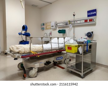 Jakarta, Indonesia - Jan 2022: Interior Of Recovery Room In Intensive Care Unit At Hospital. Empty Bed With Medical Equipment In Background. No People.