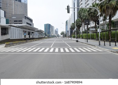 Jakarta, Jakarta / Indonesia - Maret 29 2020 : Seen A Quiet Road On The Road MH.Thamrin Jakarta In The Result Of COVID 19