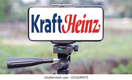 Jakarta, Indonesia - October 07,2022: Kraft Food Inc. Or Kraft Heinz Logo Displayed On Smartphone. The Kraft Heinz Company, The Fifth-largest Food And Beverage Company In The World